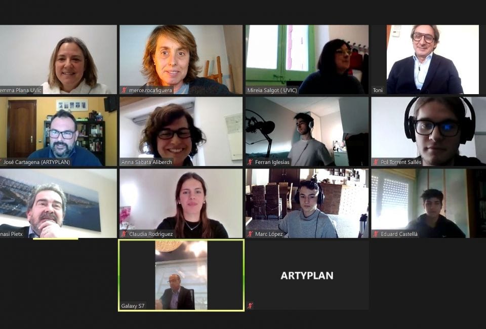 artyplan becas ualumni uvic-ucc||